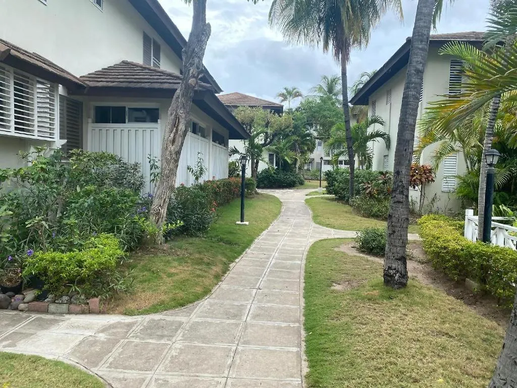 Lägenhet Finest Accommodation Renfrew Place Apt # 37 4--12 Renfrew Place New Kgn Kingston