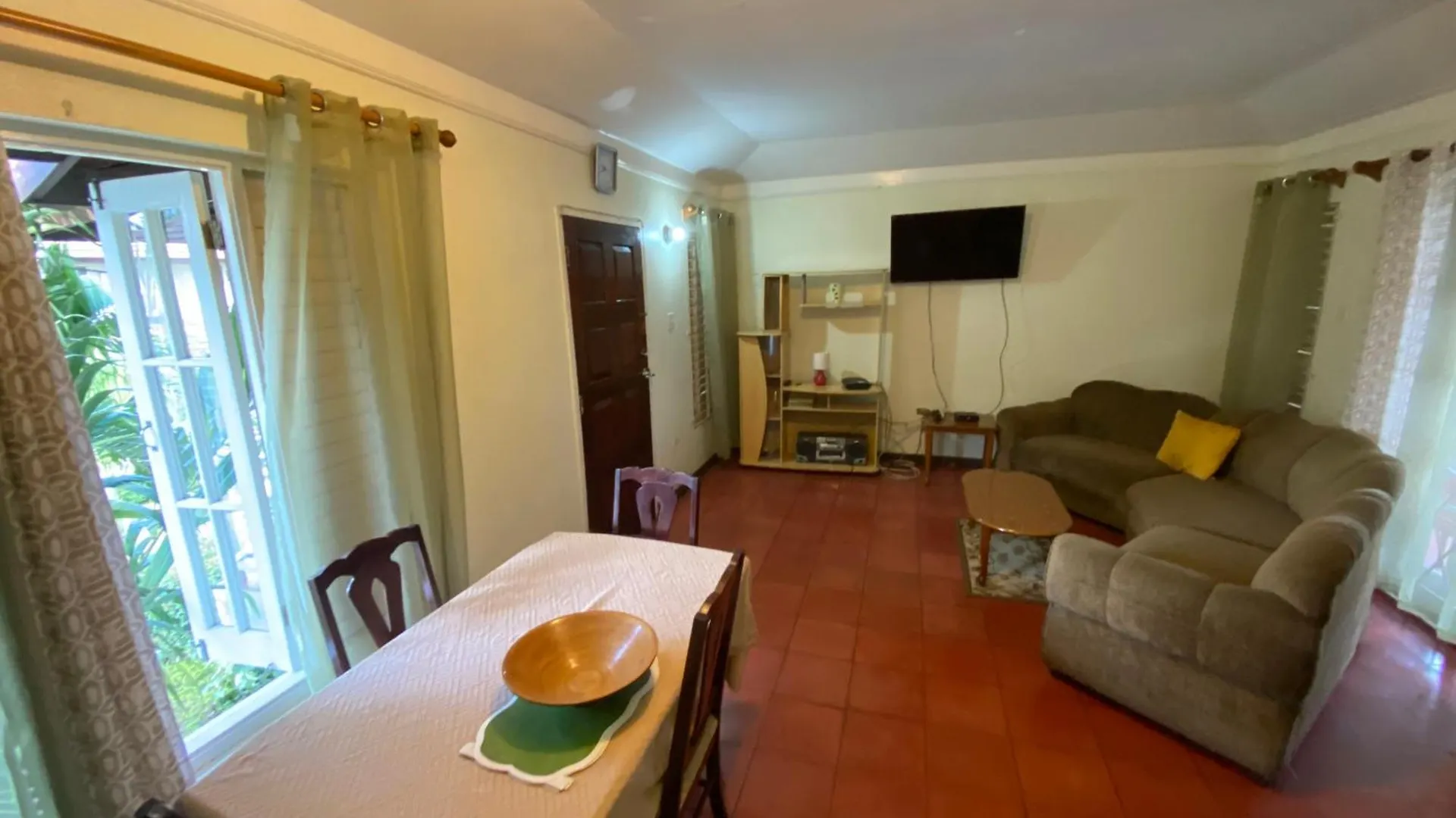 Finest Accommodation Renfrew Place Apt # 37 4--12 Renfrew Place New Kgn Kingston Lägenhet