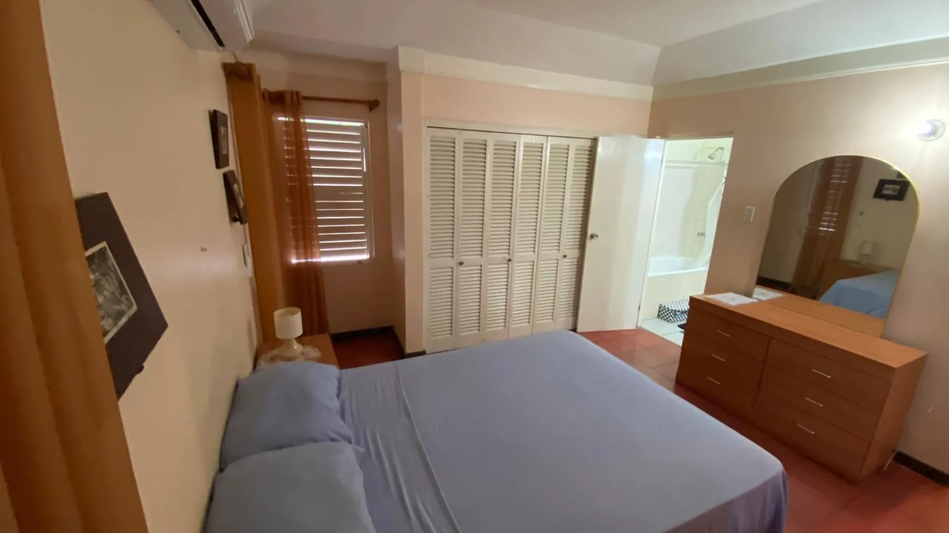 Finest Accommodation Renfrew Place Apt # 37 4--12 Renfrew Place New Kgn Kingston 0*,