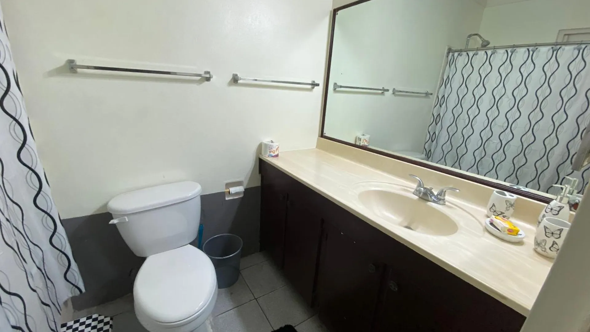Lägenhet Finest Accommodation Renfrew Place Apt # 37 4--12 Renfrew Place New Kgn Kingston